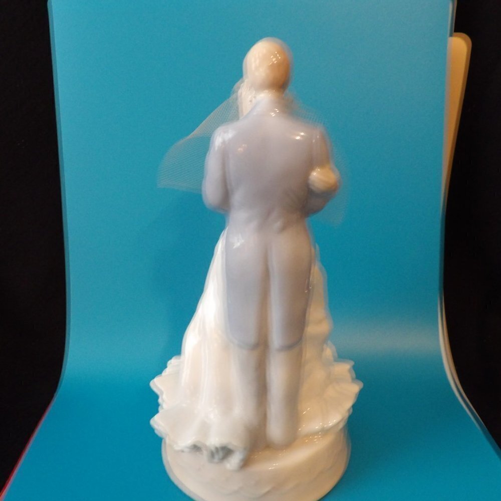 Vintage Bride and Groom with Music Box - Picture 3 of 8